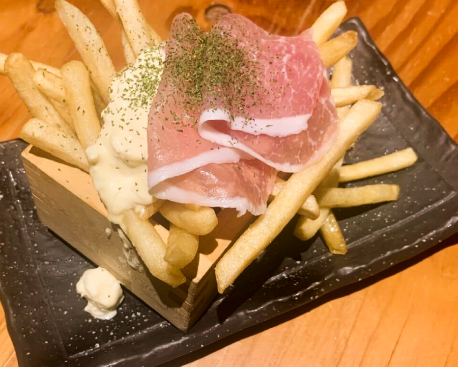 生ハムとタルタルのせご馳走ポテト